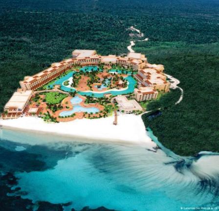 Vista aérea del resort Hacienda Tres Ríos en Cancún, México